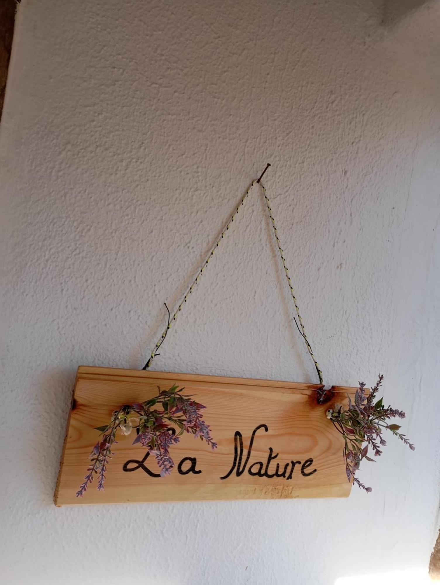 La Nature Konistres Extérieur photo